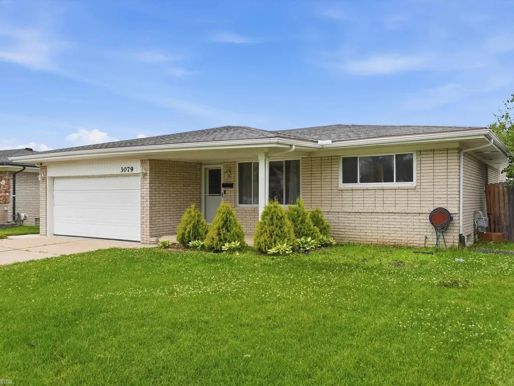 3079 Juanita Drive Sterling Heights City MI 48310