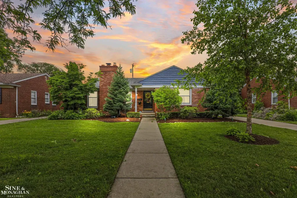 1024 Somerset Avenue Grosse Pointe Park City MI 48230