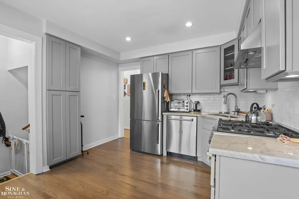 1024 Somerset Avenue Grosse Pointe Park City MI 48230