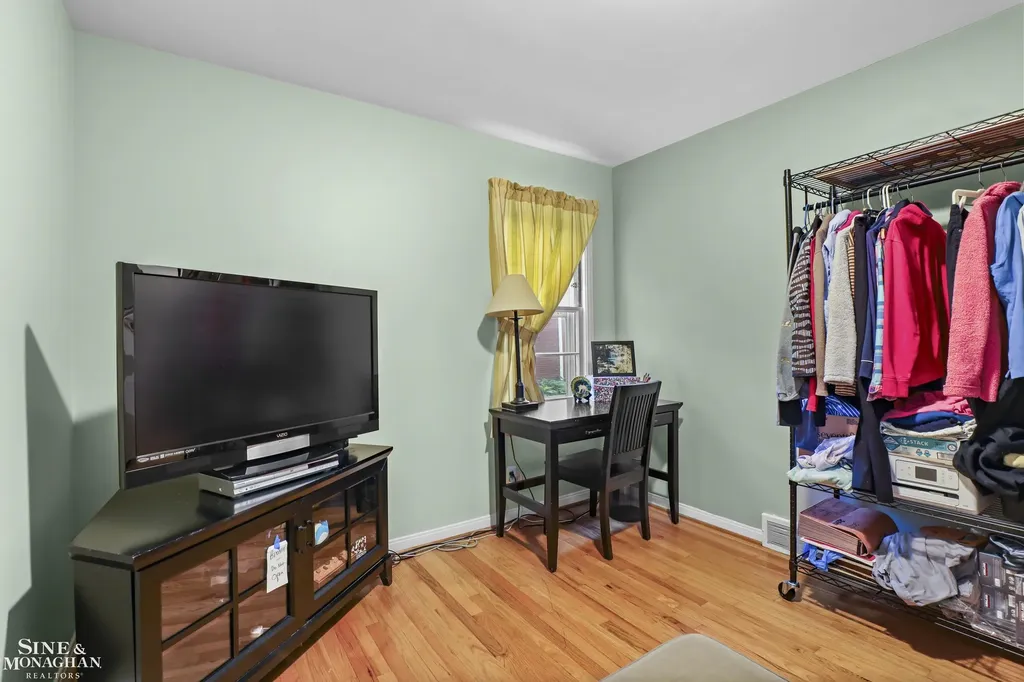 1024 Somerset Avenue Grosse Pointe Park City MI 48230