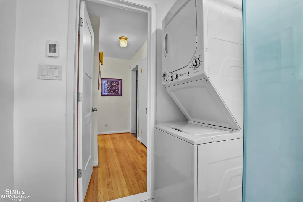 1024 Somerset Avenue Grosse Pointe Park City MI 48230