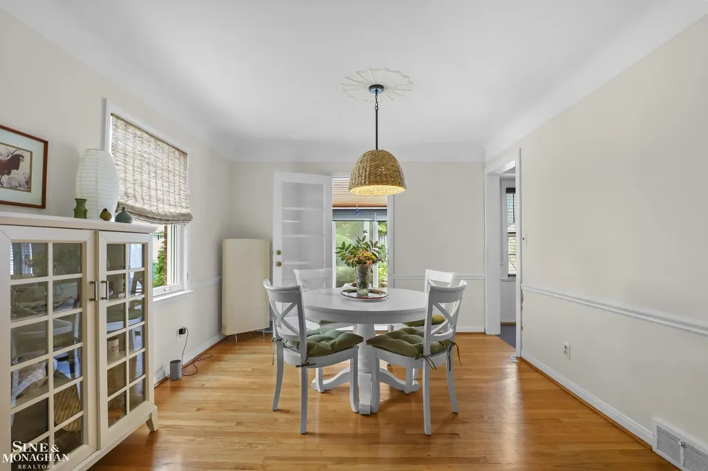 1024 Somerset Avenue Grosse Pointe Park City MI 48230