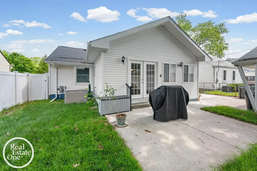 21600 Revere Street St. Clair Shores City MI 48080