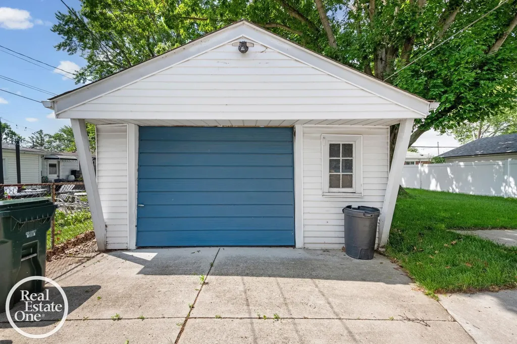 21600 Revere Street St. Clair Shores City MI 48080