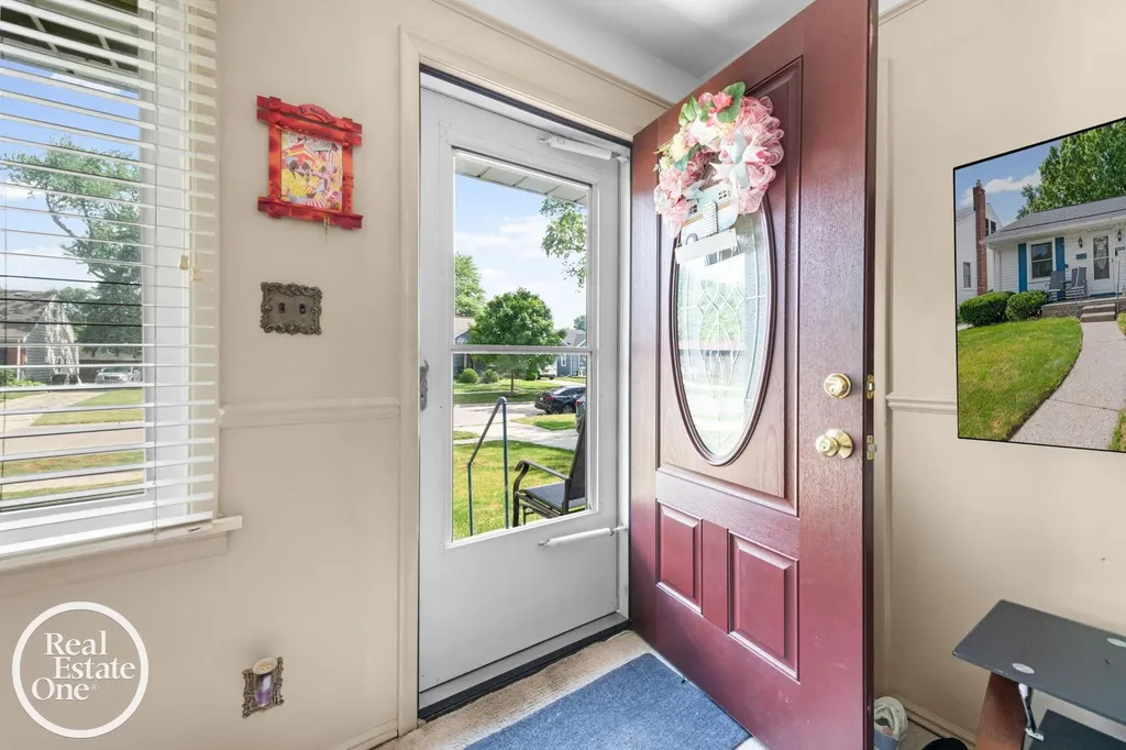 21600 Revere Street St. Clair Shores City MI 48080