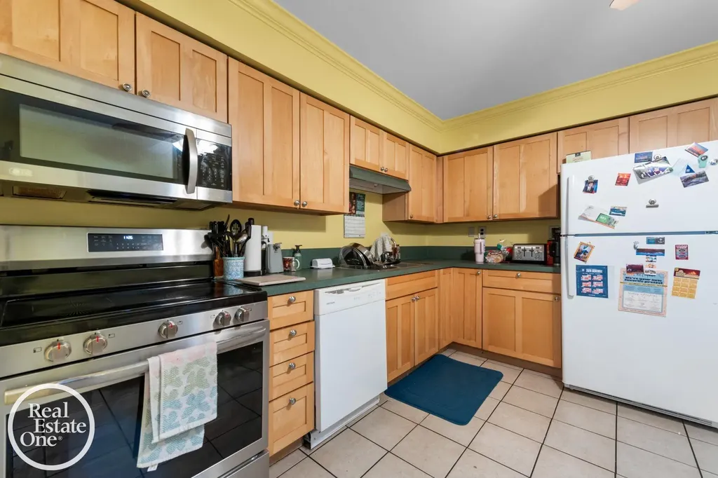 21600 Revere Street St. Clair Shores City MI 48080