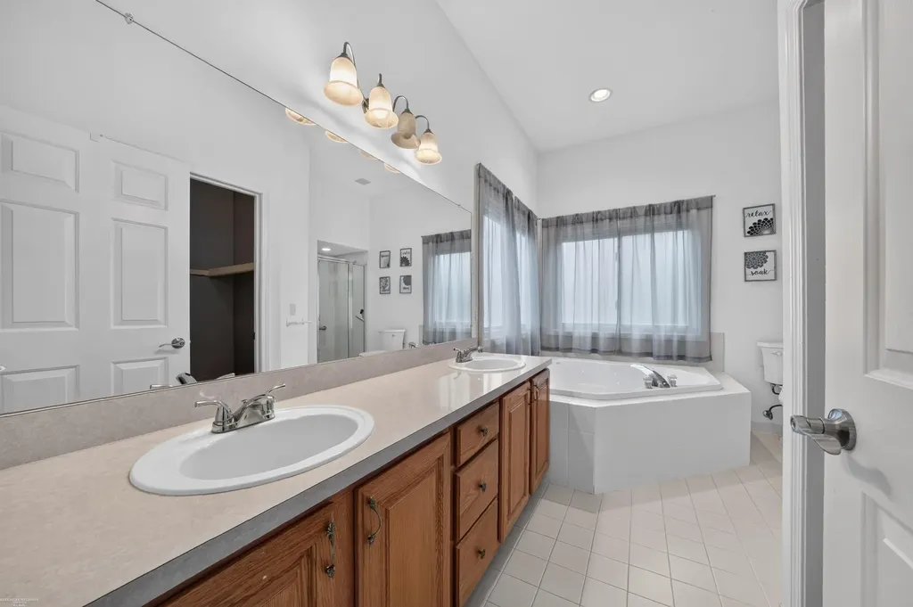 51251 Westwood Drive Macomb Township MI 48042
