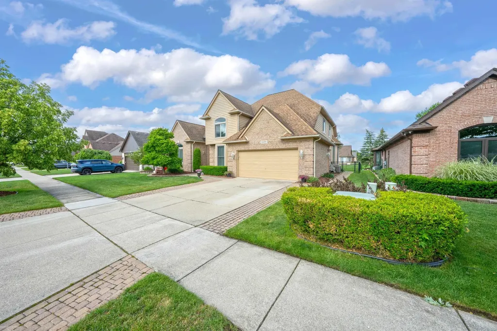 51251 Westwood Drive Macomb Township MI 48042