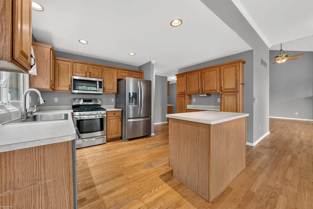 51251 Westwood Drive Macomb Township MI 48042