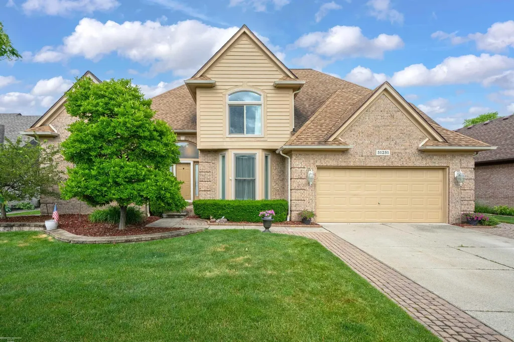 51251 Westwood Drive Macomb Township MI 48042