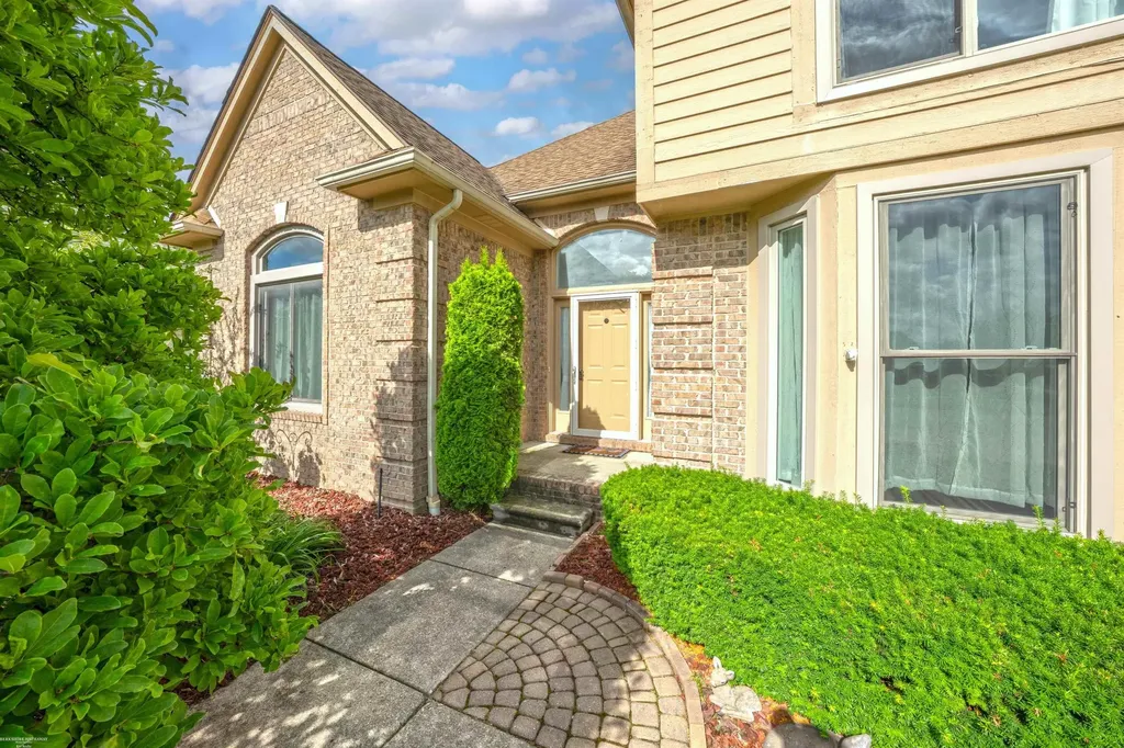 51251 Westwood Drive Macomb Township MI 48042