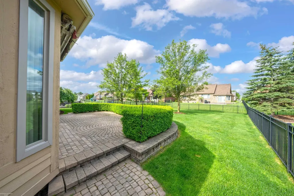 51251 Westwood Drive Macomb Township MI 48042