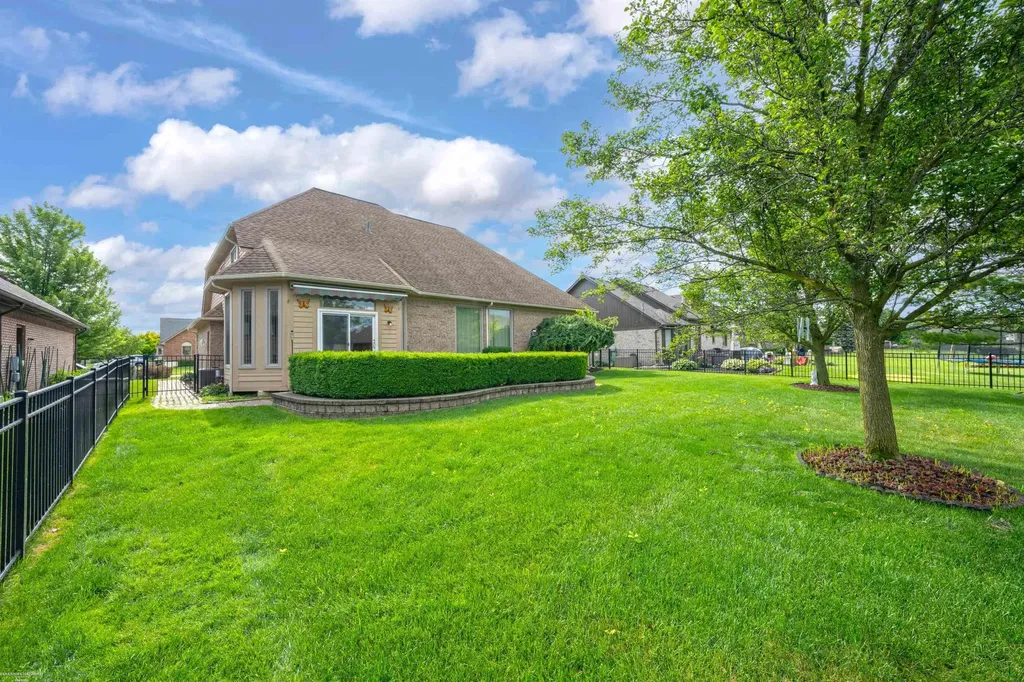 51251 Westwood Drive Macomb Township MI 48042