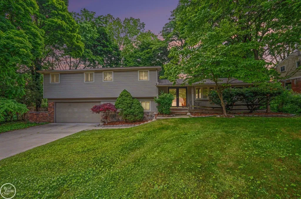 2959 Rambling Way Bloomfield Hills City MI 48302