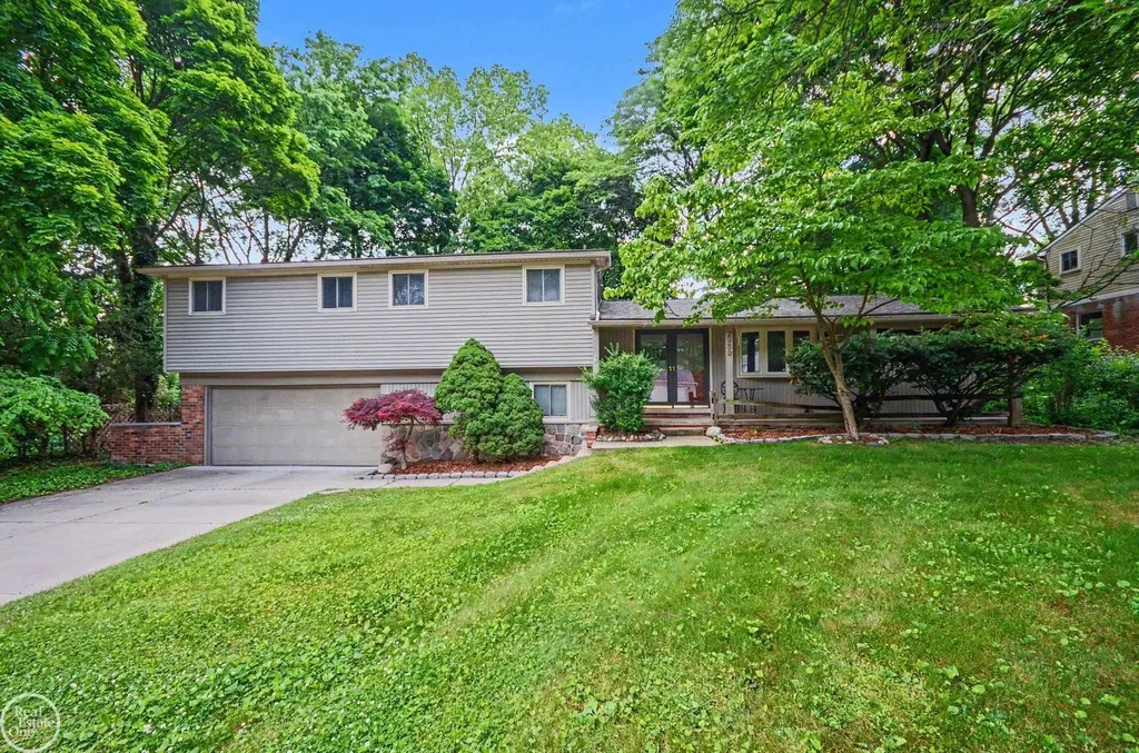 2959 Rambling Way Bloomfield Hills City MI 48302