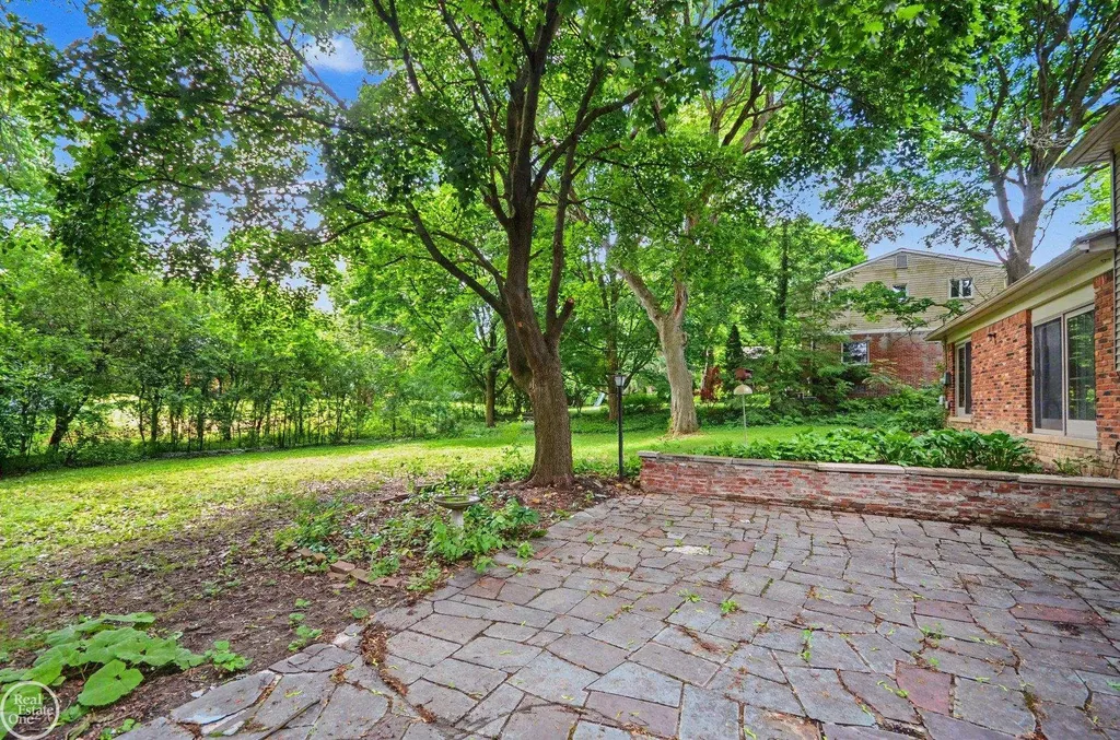2959 Rambling Way Bloomfield Hills City MI 48302