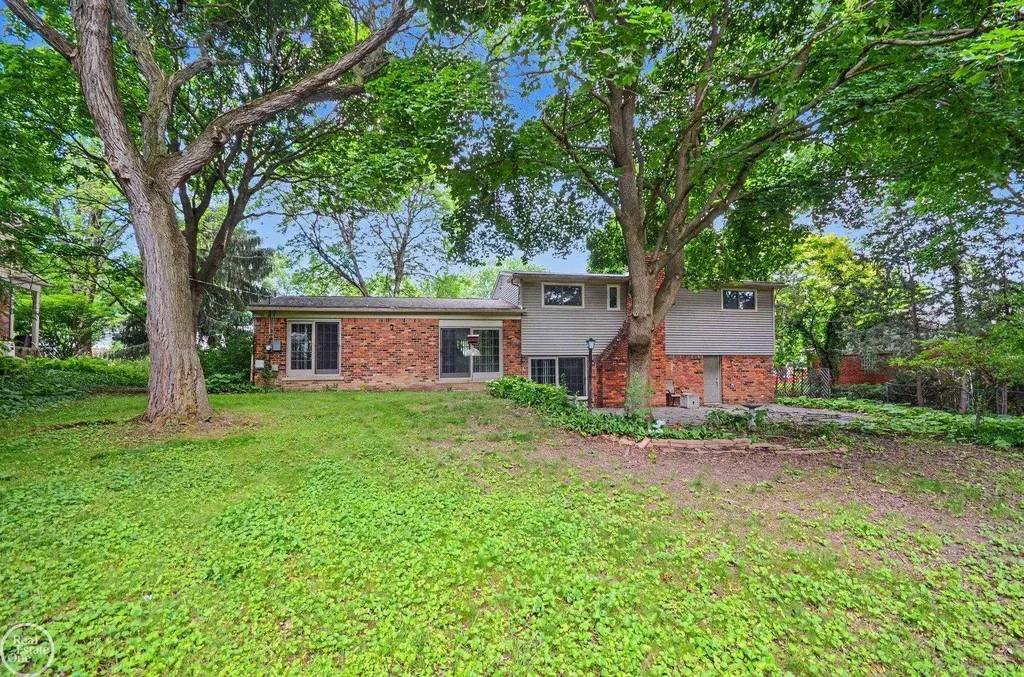 2959 Rambling Way Bloomfield Hills City MI 48302