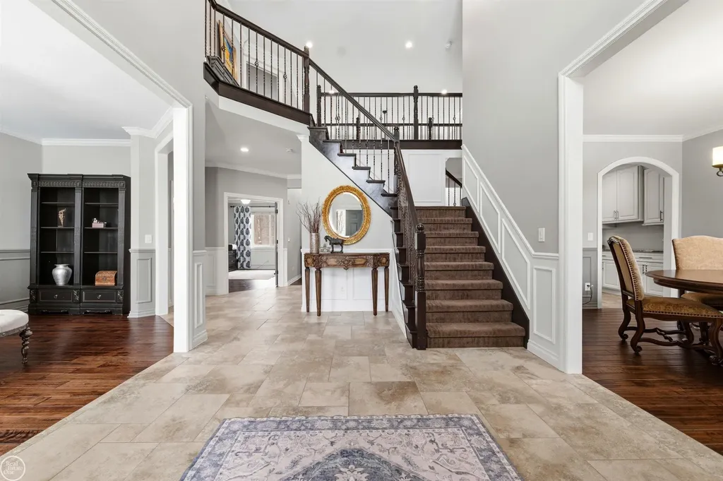 6024 Harbor Court Washington Township MI 48094