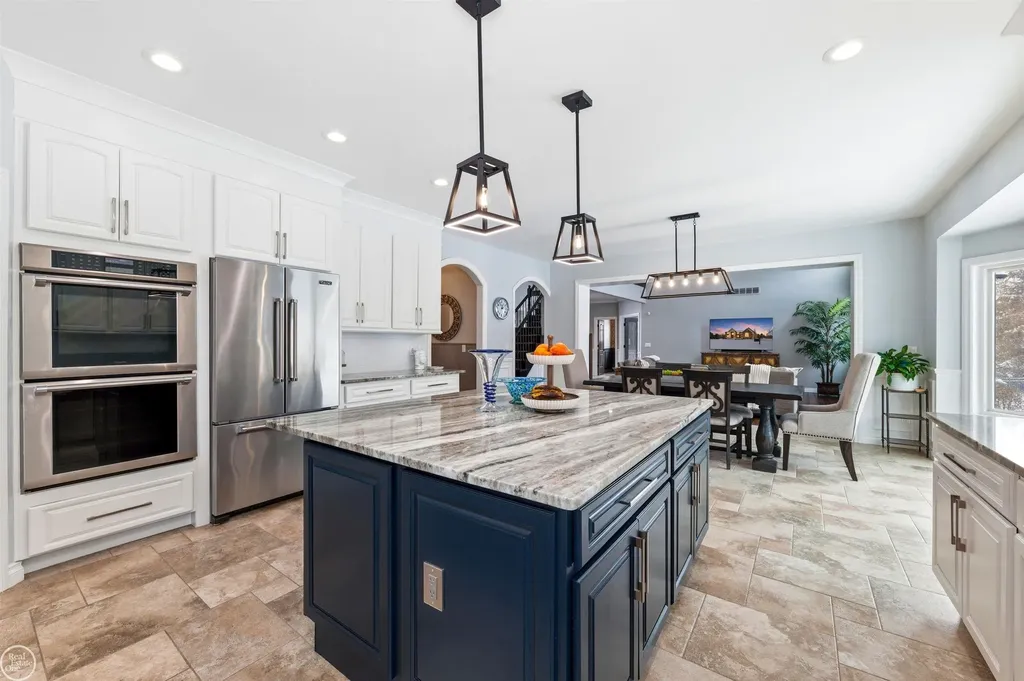 6024 Harbor Court Washington Township MI 48094