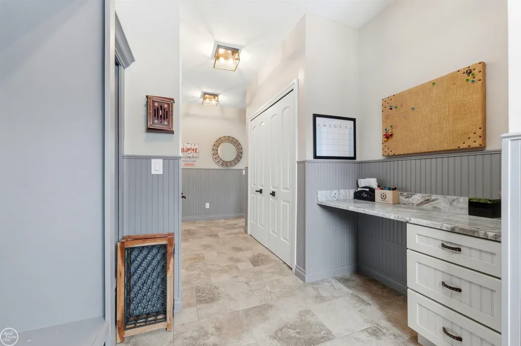 6024 Harbor Court Washington Township MI 48094