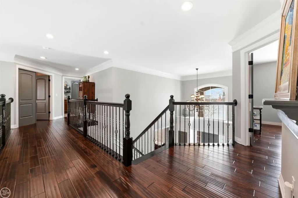 6024 Harbor Court Washington Township MI 48094