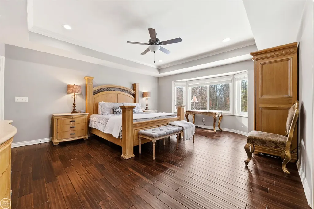 6024 Harbor Court Washington Township MI 48094