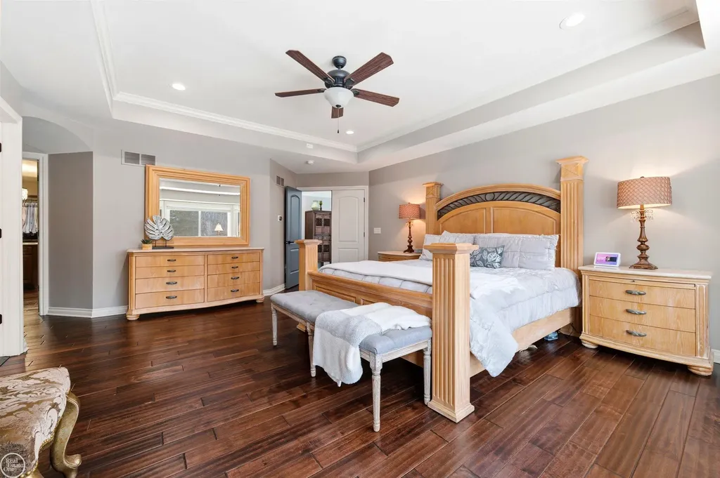 6024 Harbor Court Washington Township MI 48094