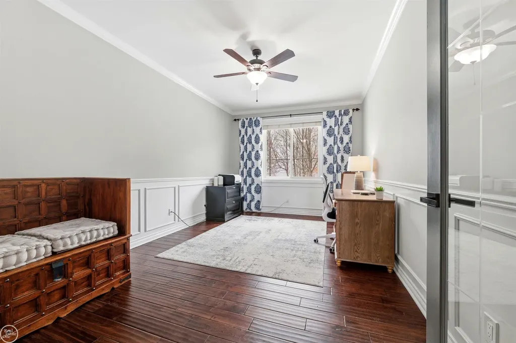 6024 Harbor Court Washington Township MI 48094