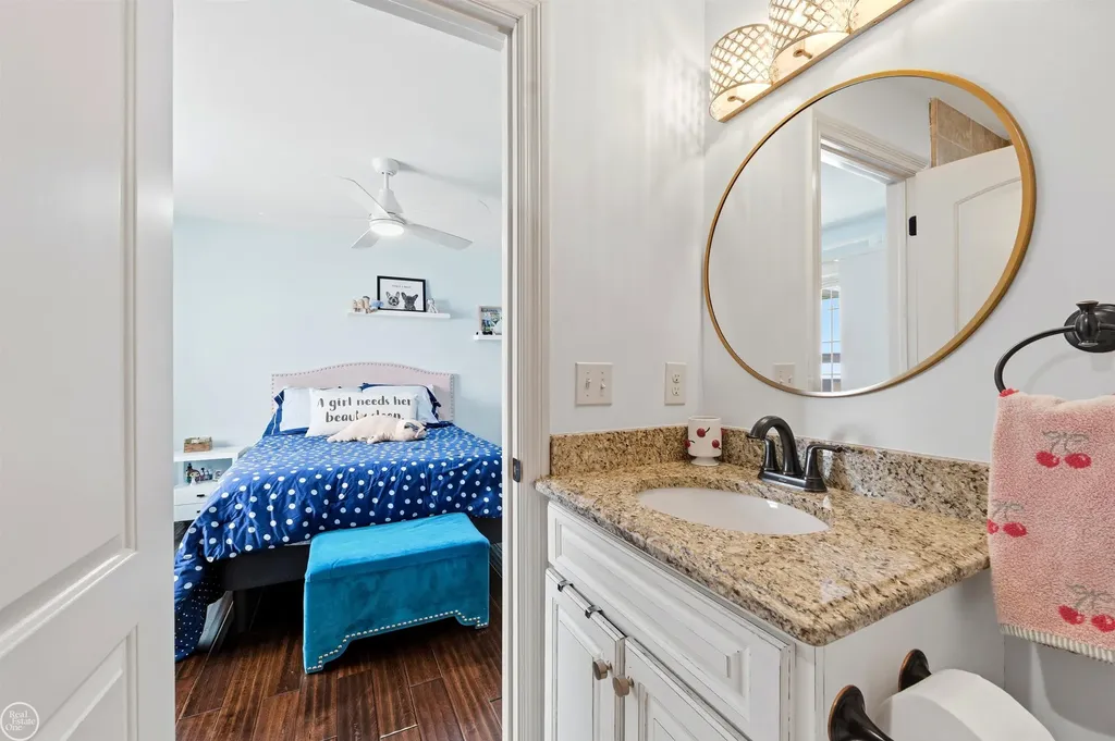 6024 Harbor Court Washington Township MI 48094