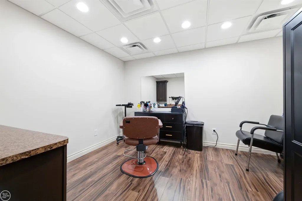 6024 Harbor Court Washington Township MI 48094