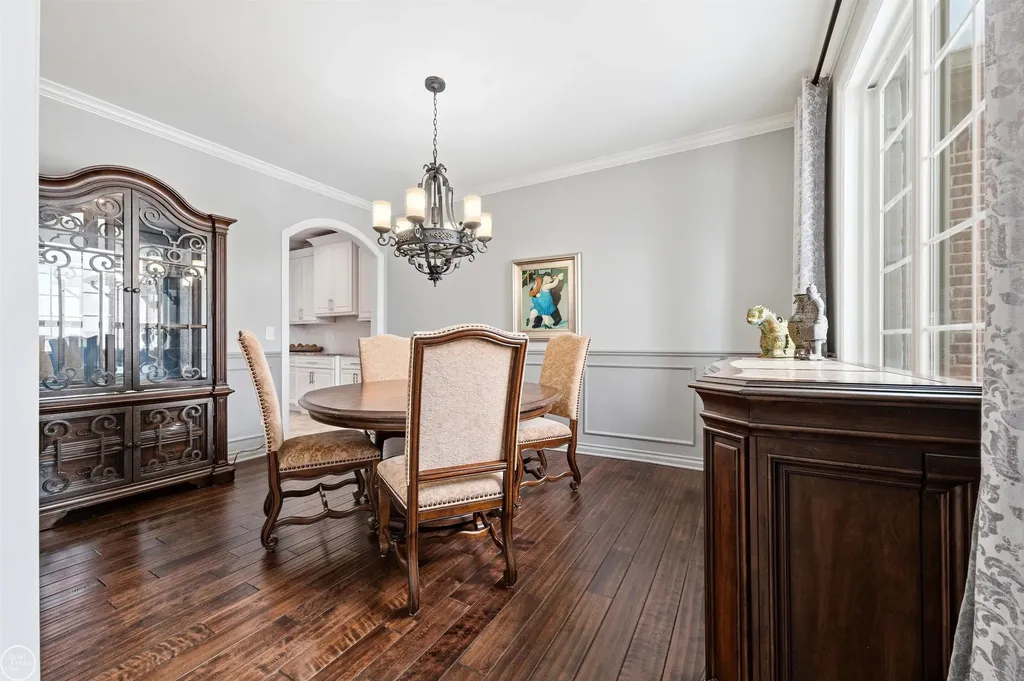 6024 Harbor Court Washington Township MI 48094