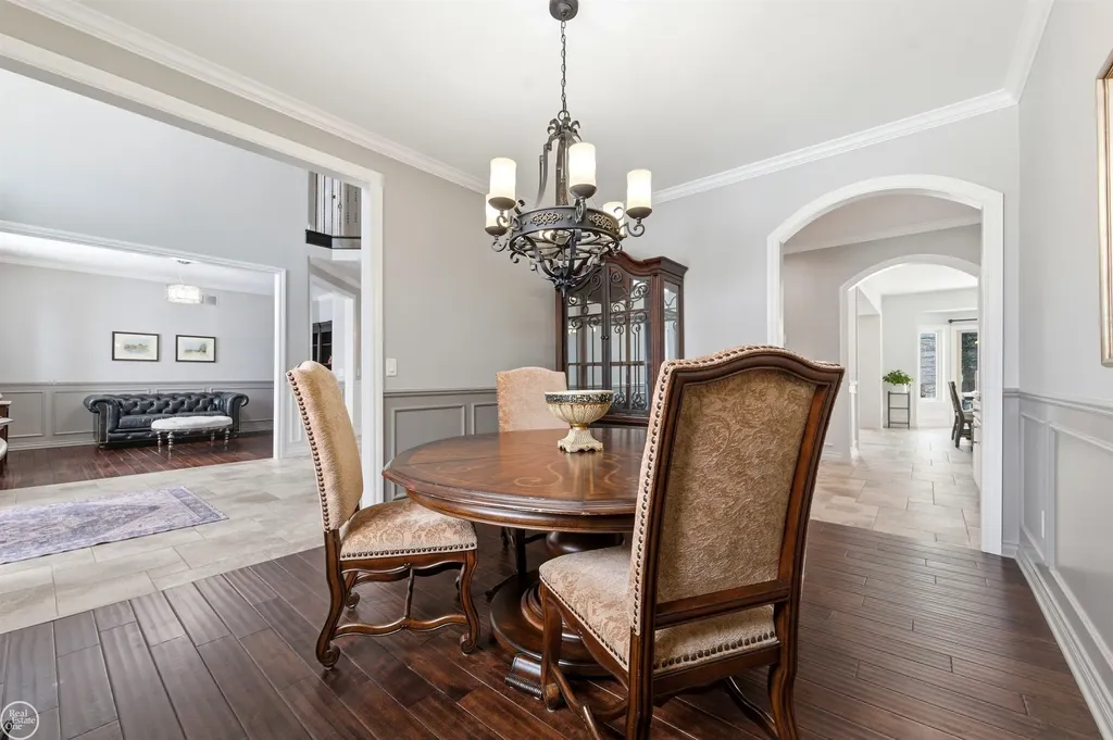 6024 Harbor Court Washington Township MI 48094