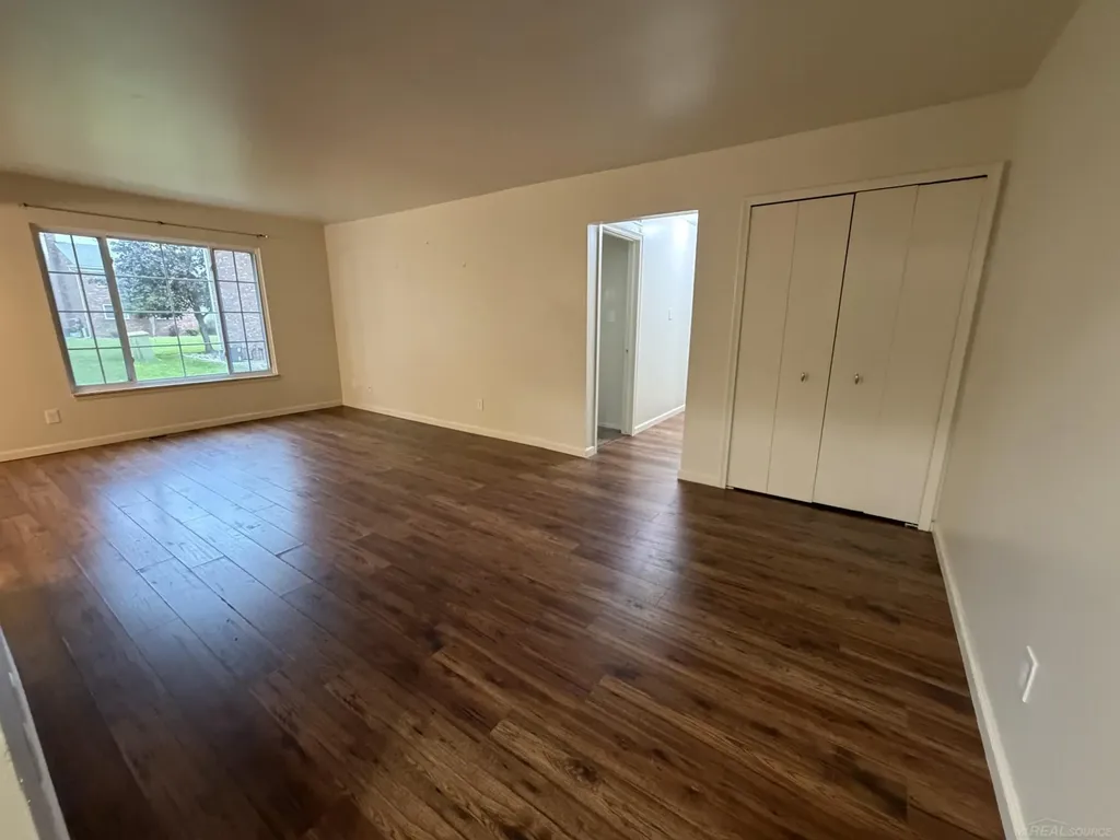 39435 Van Dyke Avenue Sterling Heights City MI 48313