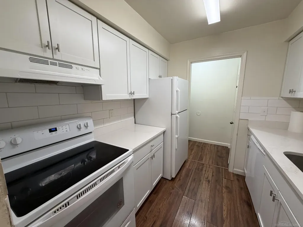 39435 Van Dyke Avenue Sterling Heights City MI 48313