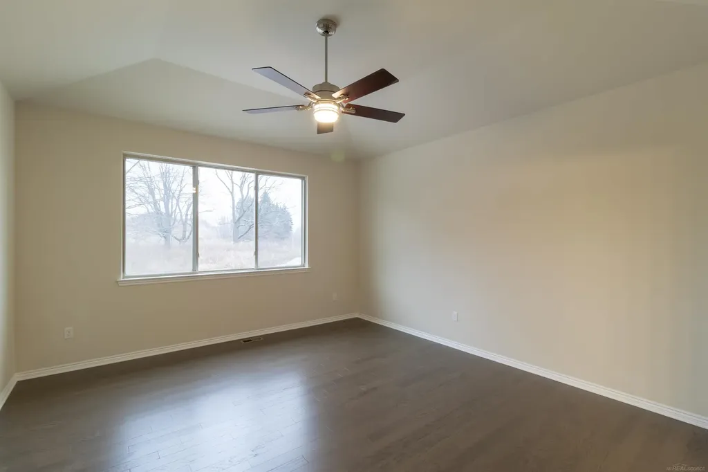 55671 Bay Oaks Court Shelby Charter Township MI 48315