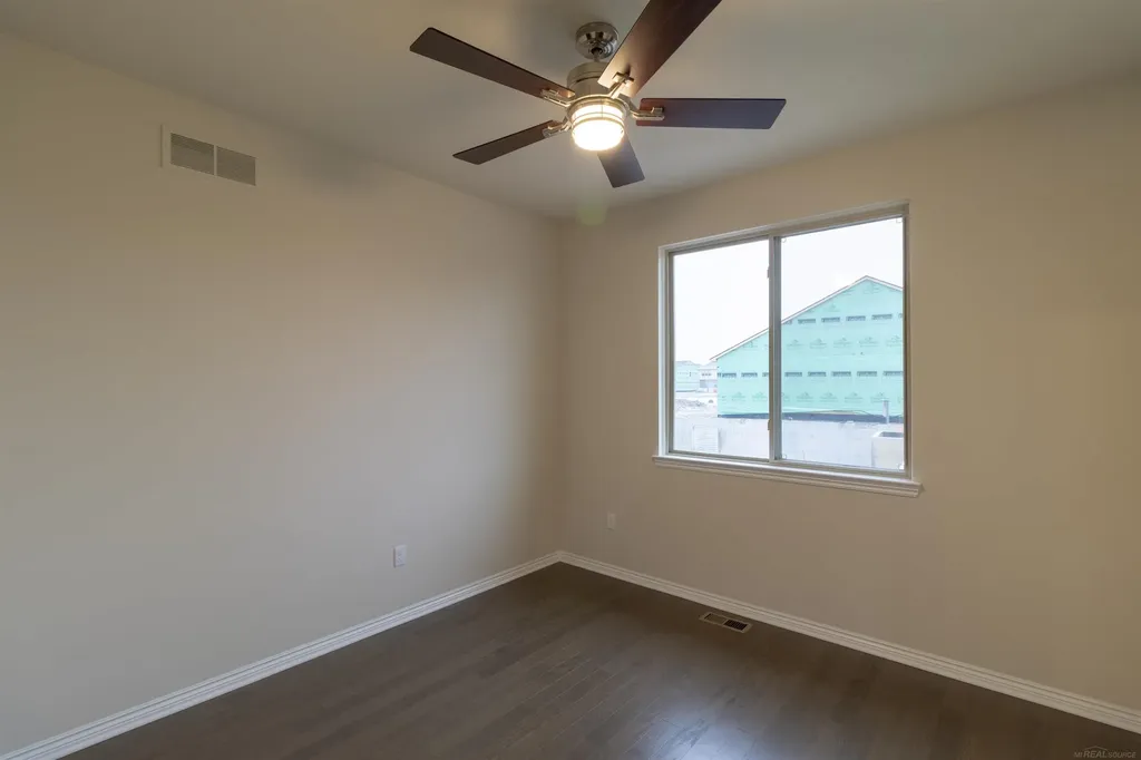 55671 Bay Oaks Court Shelby Charter Township MI 48315