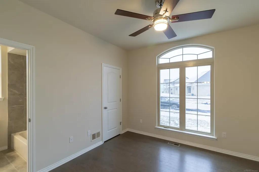55671 Bay Oaks Court Shelby Charter Township MI 48315