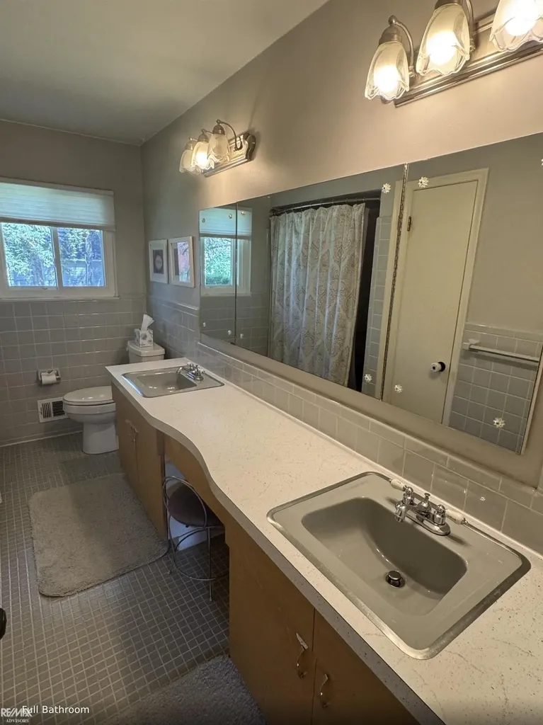 44790 Kemp Street Sterling Heights City MI 48314
