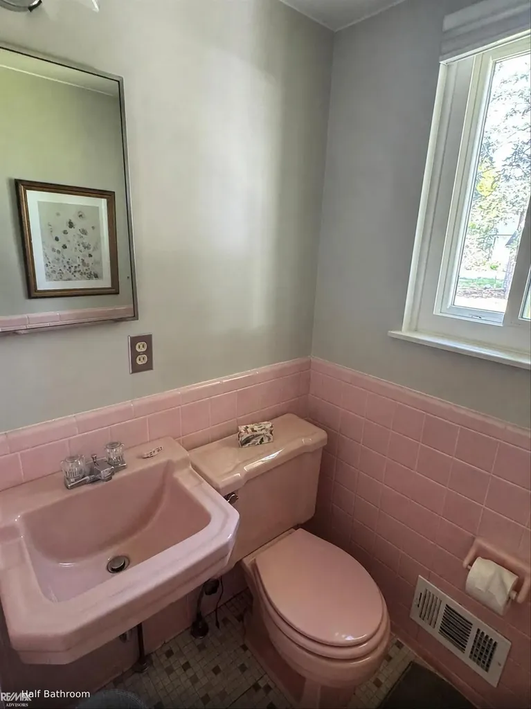 44790 Kemp Street Sterling Heights City MI 48314