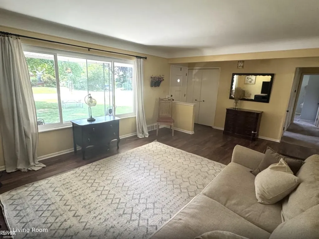 44790 Kemp Street Sterling Heights City MI 48314