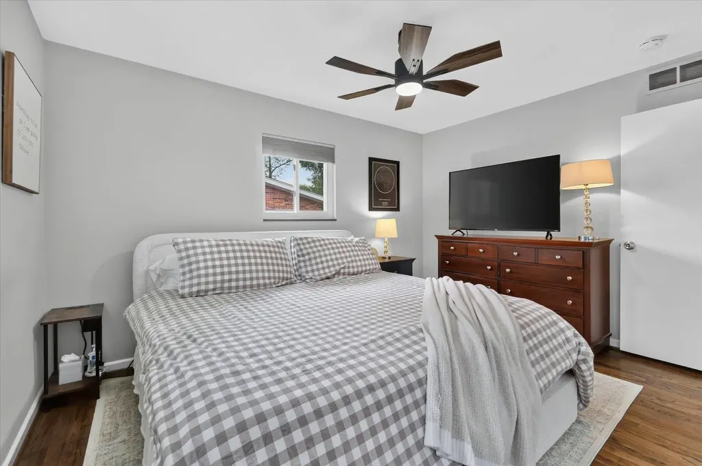 5845 Olympic Parkway Waterford Charter Township MI 48329