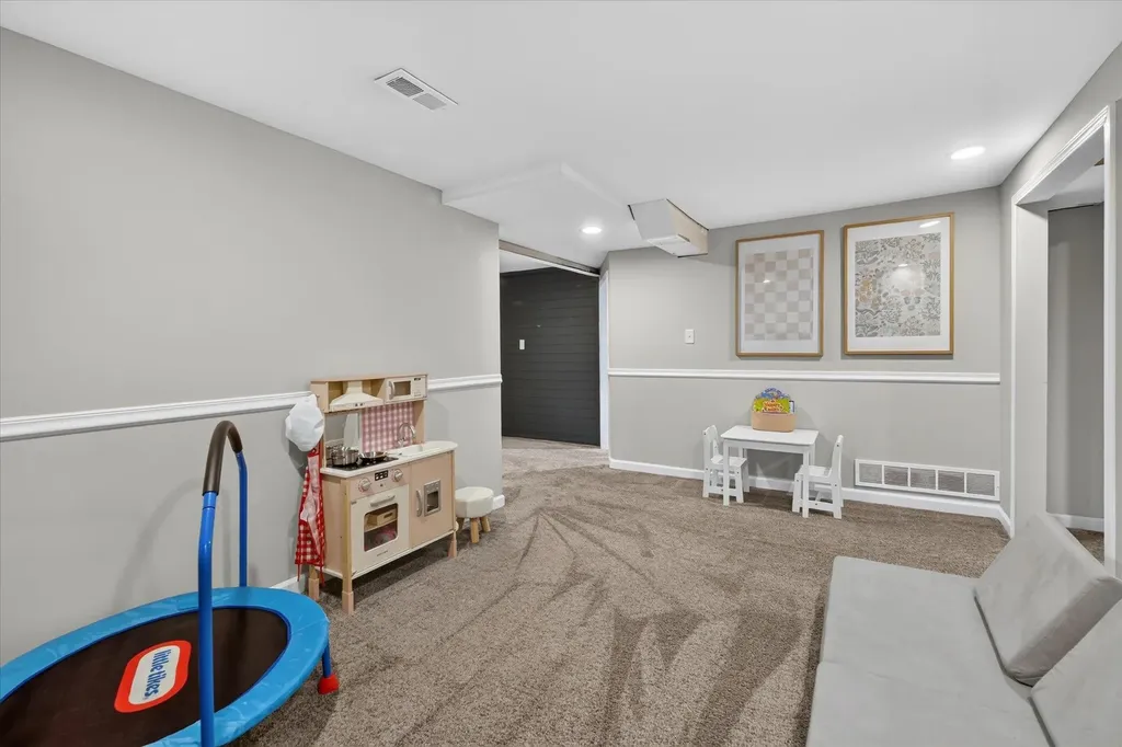 5845 Olympic Parkway Waterford Charter Township MI 48329