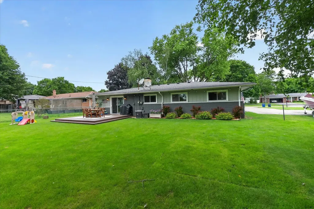 5845 Olympic Parkway Waterford Charter Township MI 48329