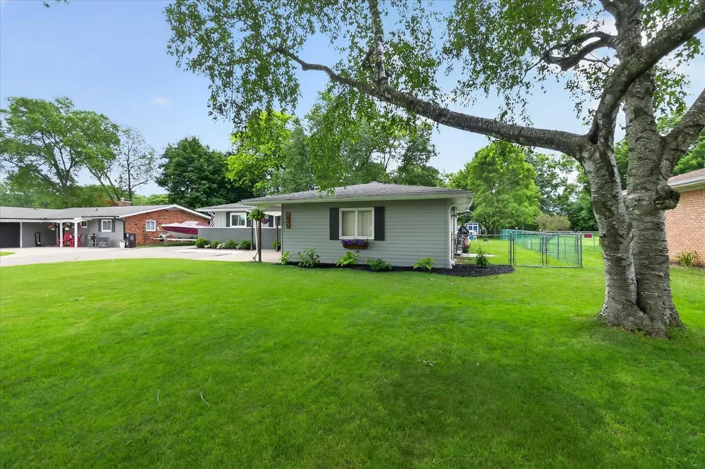 5845 Olympic Parkway Waterford Charter Township MI 48329