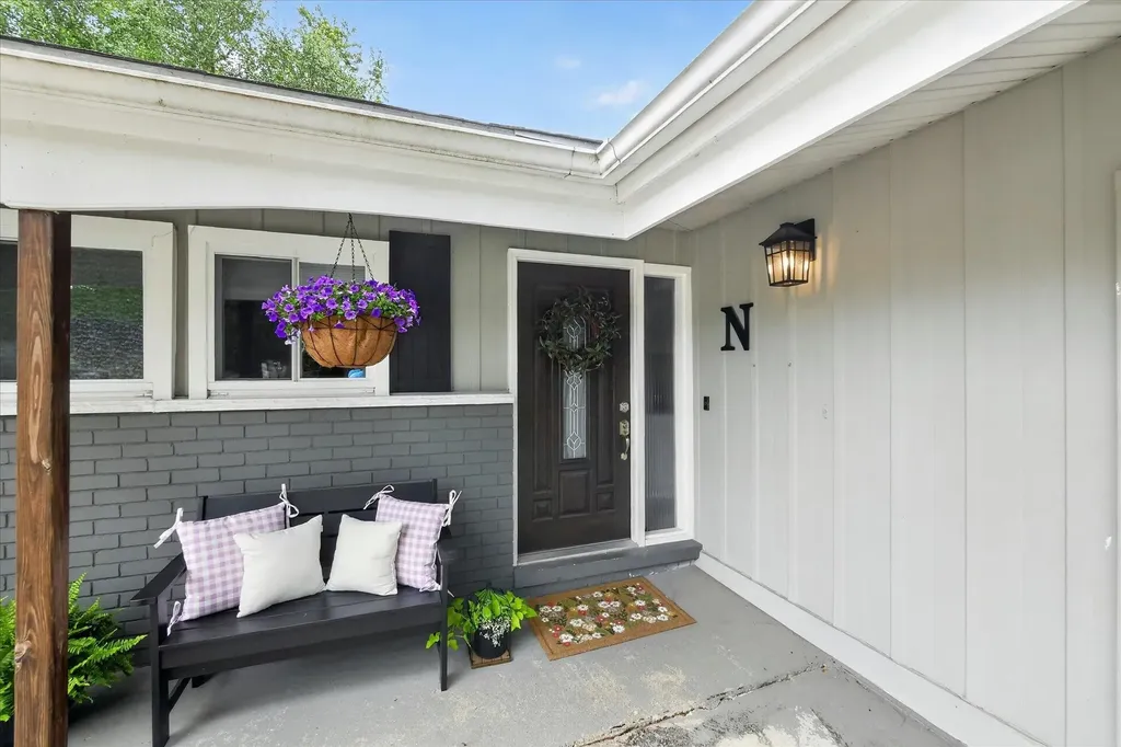 5845 Olympic Parkway Waterford Charter Township MI 48329