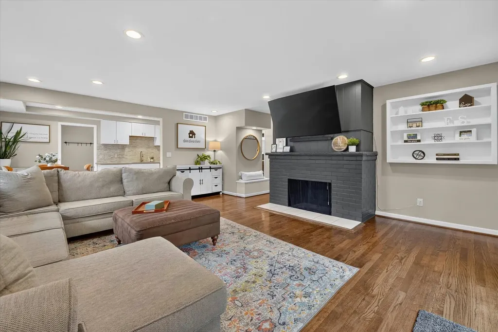 5845 Olympic Parkway Waterford Charter Township MI 48329