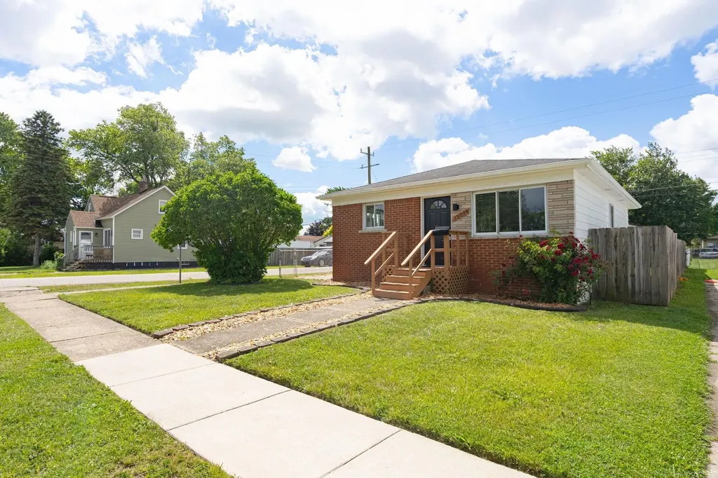 19894 Vermander Avenue Clinton Charter Township MI 48035