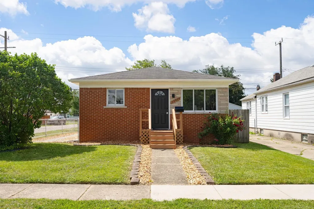 19894 Vermander Avenue Clinton Charter Township MI 48035