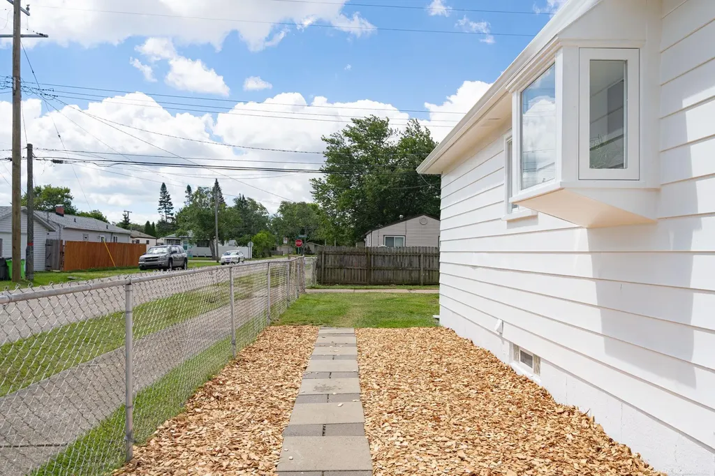 19894 Vermander Avenue Clinton Charter Township MI 48035