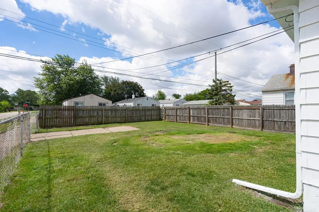 19894 Vermander Avenue Clinton Charter Township MI 48035